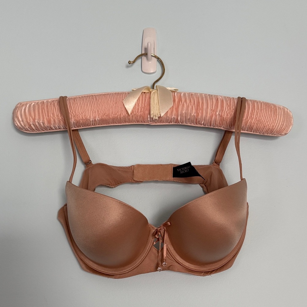 Victoria's Secret Very Sexy Balconet Bra in Nude